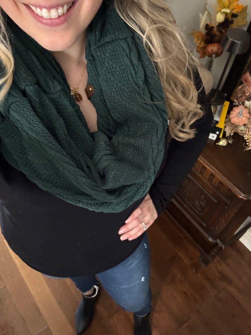 Green Cable Knit Tube Scarf