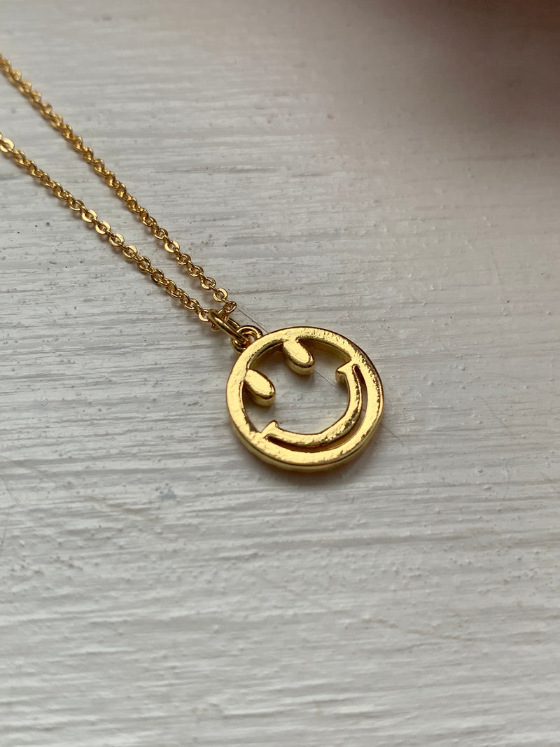 You Make Me Smile - Pendant Necklace - Gold Plated