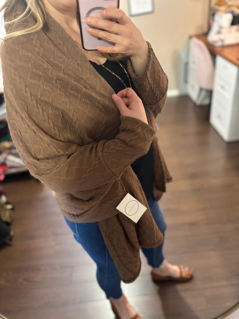 Latte Cable Knit – City Shrug