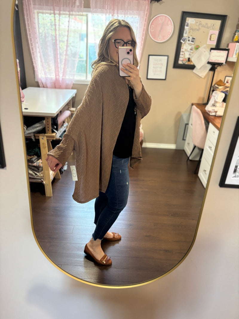 Latte Cable Knit – City Shrug