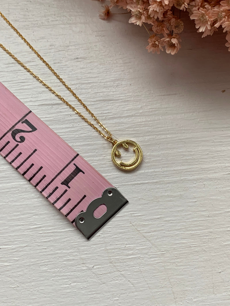 You Make Me Smile - Pendant Necklace - Gold Plated