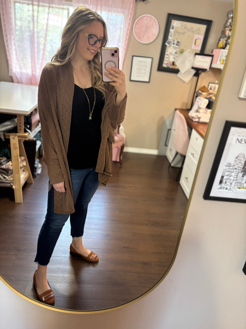 Latte Cable Knit – City Shrug